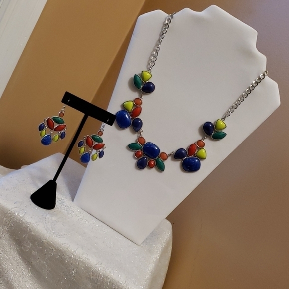 Jewelry - Fashion jewelry multicolored necklace & earrings